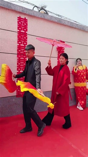 Joyous Wedding Banquet: Bride & Groom's New Family Celebration