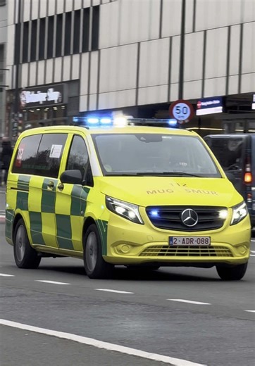 Intervention SMUR à Saint-Jean : Ambulance en action
