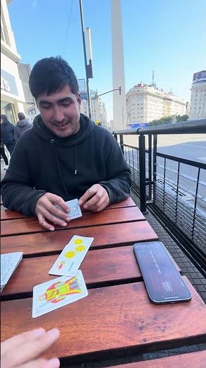 Santi and Franco, the Masters of Argentine Truco, play the final points for envido and truco