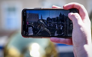 Greek Cell Phone Internet Access Rates World’s 7th Highest - The National Herald