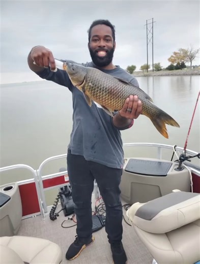 An OKC metro charter fishing service drops a line on local lakes