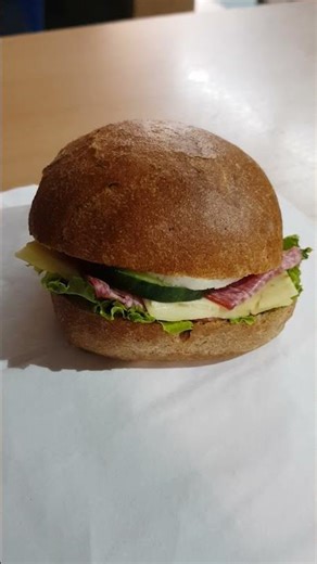 Belegtes Roggenbrötchen #short #shorts #viral #essen #usingen #frühstück #lecker #backen #food