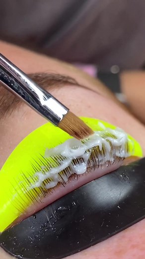 Lash Lift Tutorial: Step Two Revealed!