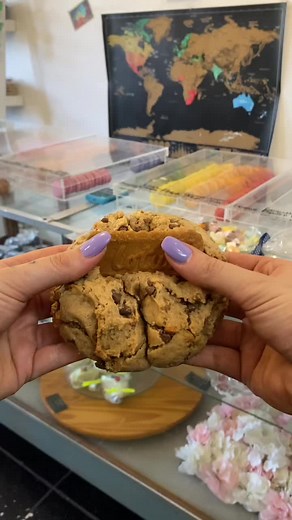 Our biscoff monster cookie is the ultimate Satisfyer for any Biscoff or cookie fan 🥰 With a delicious, soft and ooey gooey centre, Biscoff crumb and a whole Biscoff on top, these are absolutely to die for 🤤. Pop in store, order online or use Mr D or Uber Eats to enjoy yours 💕. Contact us on: 011 749 3054 / 083 451 8248 109 Van Riebeeck Avenue, Edenvale www.thegingerbreadlady.co.za #customcakes #bakery #joburgfoodie #joburg #biscoff #biscoffcookie #macarons #custombakery #birthdaycake #cookie