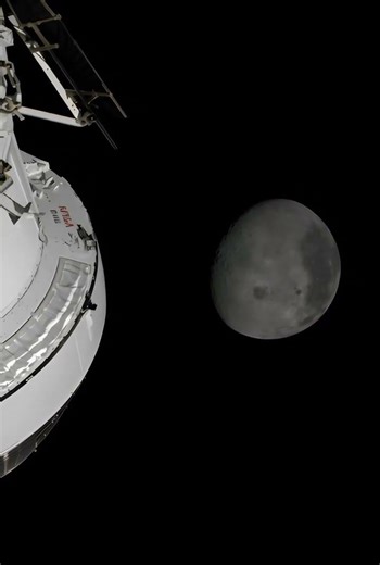 Artemis II Near the Moon 🚀 Cinematic Space Simulation