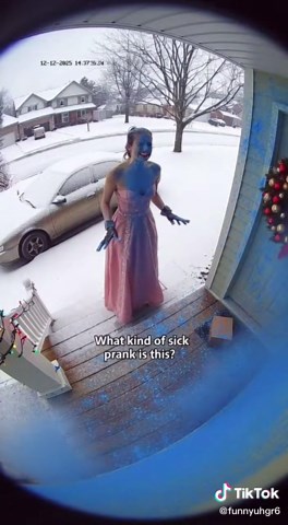 Porch exploding package box with glitter🏳️‍🌈✨🦄#porchpiratecaught #glitter #package #prank #fyp