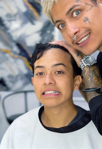Corte taper fade alto: el estilo viral para tapar entradas