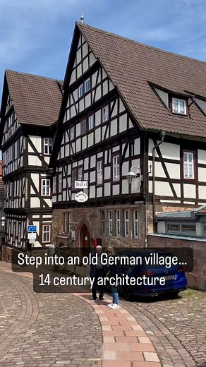 📍Schlitz is a small town located in the Vogelsbergkreis district of Hesse, Germany. Nestled in the heart of the picturesque Vogelsberg region, Schlitz is a hidden gem in Germany. With its charming half-timbered houses, winding cobblestone streets, and a rich historical heritage, this idyllic town offers a delightful journey through time. As you explore Schlitz, you’ll be captivated by its enchanting castle, Schloss Schlitz, which dates back to the 14th century. Immerse yourself in the town’s fa