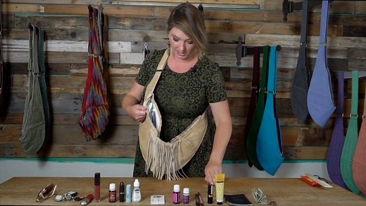 Do you have a Sash bag, or are thinking of getting one, and want tips on how to organize it? Our founder demonstrates how she organizes her bag. Contents of each person's bag will obviously vary, but this gives you an idea of what types and sizes of items will fit, and where to put them. :-) | Sash