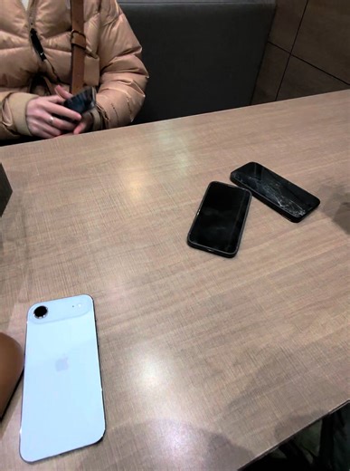 Відео користувача Redemption of phones (@redemption.of.phones) на тему «iphone 13»