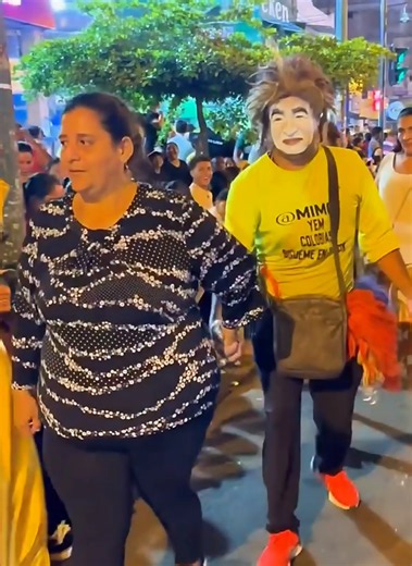 Imitación de manta: desfile mimo divertido y creativo
