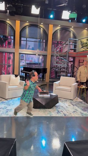 Hoy es VIERNES y en #ElGordoYLaFlaca lo sabemos 🥳 ¡No se muevan porque empezamos con las mejores noticias del entretenimiento! #GyF | El Gordo y La Flaca