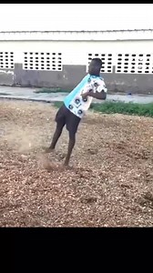 1M views · 10K reactions | Esse cara não dança break dance, mas ele faz muitos movimentos de saltos que qualquer bboy é bgirl gostariam de inserir nas suas entradas, veja a facilidade com o que ele faz o duplo back flip no chão normal, imagine ele nos power moves que coisa linda que seria. #breakdance #dança #dance | Bboy Gordek | Facebook