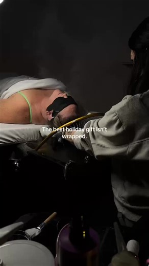 This season, the most meaningful gift is quiet. A pause from the noise. A moment where your body can finally exhale. At HairPlay Spa, holiday care is about more than beauty — it’s about creating space to slow down, soften tension, and reconnect with yourself when everything else feels loud. Gift yourself stillness this season. #HolidayStillness #LuxurySelfCare #WellnessGift #HairPlaySpa #SeasonOfCalm #IntentionalRest