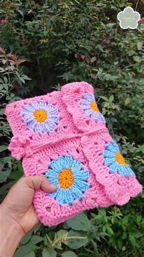Chrochet Book Sleeve 🧶🌻💐🌷#shorts #crochet #trending