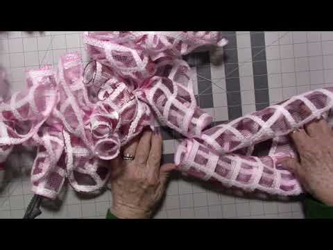 Valentine wreath with a Wreath board circle from UITC