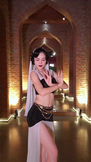 Layleebellydance (@layleeorientaldance) - Mastering Oriental Dance: Belly Dance Tutorial and Moves