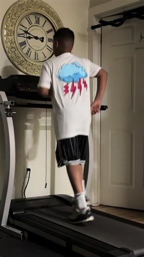 infinite (@infiniteplus3)’s videos with Run It Back - Go Home Trav