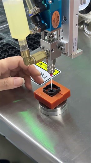 Fan shaft center injection sealing.#factory #cpucooling #heatsink #radiator #aluminumheatsink