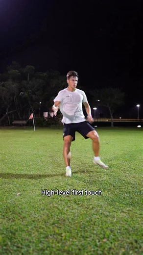 A good first touch beats defenders and makes you stand out among other players—train it. Save this post. ✅ #ussoccer #soccertrainingdrills #firsttouch | Nspsoccer