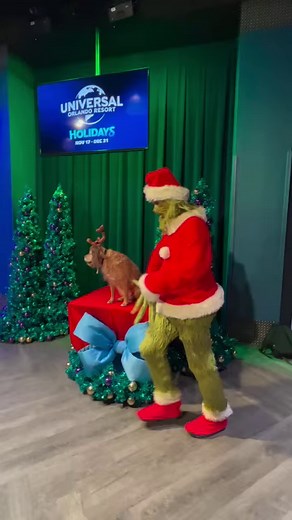 289K views · 9K reactions | The Grinch Meet & Greet at Universal Orlando is AMAZING! | Chip and Company | Facebook
