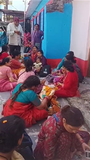 गौरी मंदिर के प्रांगण में भोजन करते हुए #shots #devalgarh#GauriMandir#youtubeshorts