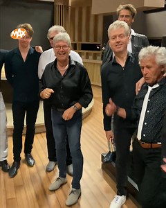 Op 24 juni vindt het 20-jarig jubileumconcert van Tribute to the Cats Band plaats in Volendam. Omroep MAX maakt opnames van dit spektakel. (Tribute Catsband) En er is goed nieuws: MAX-leden krijgen korting op de tickets! 👉 https://www.omroepmax.nl/cats/ Nog niet helemaal overtuigd? In Tijd voor MAX gaven ze alvast een voorproefje. Terug te bekijken op ons YouTube-kanaal. 👇 https://www.youtube.com/watch?v=PNNjTBPD_JM | Tijd voor MAX