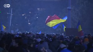 Romanians protest relaxed corruption laws