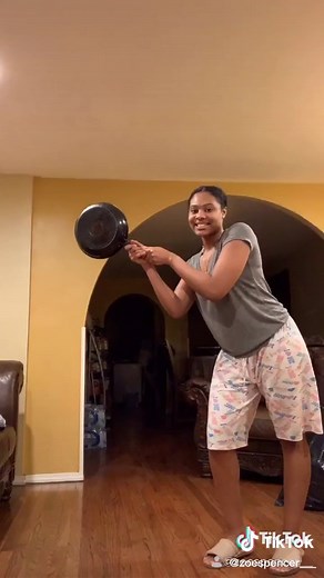 Heres to an old video 😂 quarantine in 2020 had me doing anything 😂 #fyp #viral #xyzbca #funny #comedу #nyc #youtuber #trending #zoespencer #foryou #foryoupage