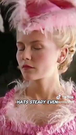 Women’s Accessories in the 1920s: A Fashion Revolution