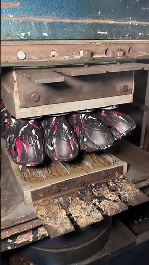 How These Alien Shoes Are Born in Factories!