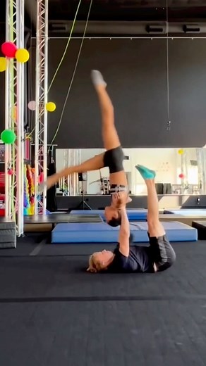 150K views · 5.2K reactions | From zero to hero real quick 沈 14/24  #acro #yoga #christmas #challenge #couple #partner #boyfriend #girlfriend | Joanna Wilson | Facebook