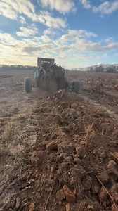 Old d9 might be ugly but she still out here working everyday or at least when it’s dry enough Thomas Dunkerton #caterpillar #D9G | Steven Gambrell