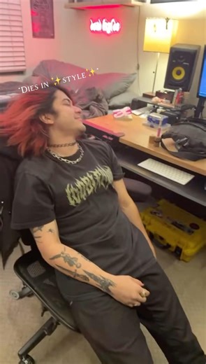 The live action of Burn ‪@TX2OFFICIAL‬ ‪@Superblood‬ #tx2 #emo #burn