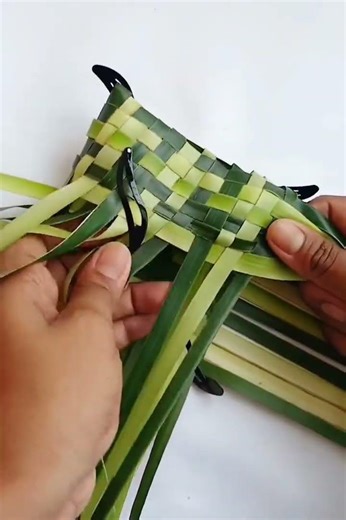 Beautiful stars weaving pattern tutorials. part 4 #cubanos #‪@Kinderpunsch‬
