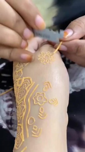 Unique Henna Design Technique Using Cello Tape