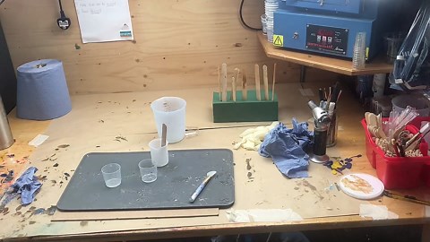 How to Clean Up Resin Mess – Best Tips & Tricks for Your Workspace