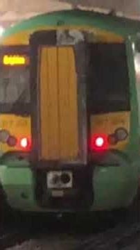 Southern Class 377 Arrives At Southwick For Brighton #trainspotting #southernrailway #class377