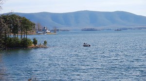 Smith Mountain Lake Fishing, Size, Depth, And More