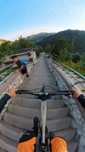 Saken Kagarov on Instagram: "My POV from Dam in Almaty 🇰🇿 #downhill #freeride #mtb"