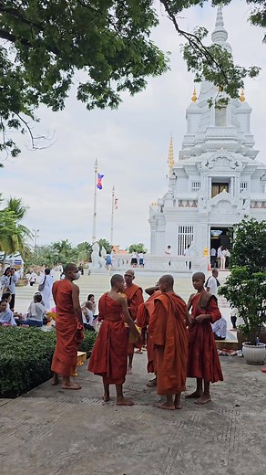 13K views · 857 reactions | ទោស:ដុតចិត្តយើងគ្រប់គ្នា សម្តែងដោយអតីតភិក្ខុជួន កក្កដា រូបភាពនិងវីដេអូ: បណ្តាញសង្គម #ធម៌អប់រំចិត្ត #ធម៌ទេសនាខ្លី #ពុទ្ធសាសនា | យល់ដឹងអំពីព្រះពុទ្ធសាសនា What is Buddhism? | Facebook