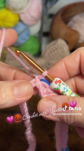 Crochet Bow Tutorial: Sweet Crafting with Yvette
