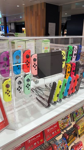 Customize your Nintendo Switch 😍❤️ This is the only place where you can get your Nintendo Switch Customized according to your preferences. You know what’s the best ? There’s no extra cost for this and the console is way cheaper here than anywhere else 🤯🙌🏽 Also, pls suggest some good games haha this is the first time I’ll be using Nintendo 👾 Follow @tablefortech for more ✨ [ Japan, Japan Technology, Nintendo Switch, Nintendo ] #japan #nintendo #nintendoswitch #tokyo #japantechnology #techblo