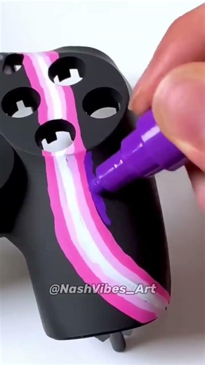 Custom PlayStation Controller using Posca Markers! (#Shorts)
