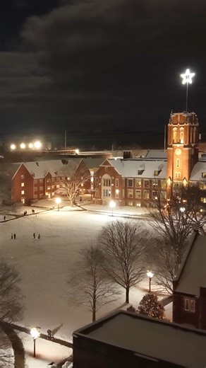 Wishing you a Merry Christmas from the Lingo Family & Grove City College! May His peace and joy fill your home this season. 🌟 | Grove City College Alumni