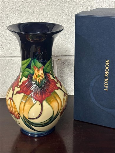 Large Stunning Moorcroft Pottery by Nicola Slaney Vase, Anna Lily Vase With Box - Etsy Australia