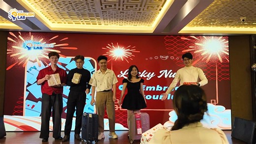 YEAR END PARTY 2025 | THE ENGLISH LAB - NEW RISING ERA 👑 🎬 Khi những thước phim quay chậm lại, chúng mình mới thấy 2025 đã đi qua với thật nhiều khoảnh khắc đáng nhớ: nỗ lực có, bứt phá có, và trên hết là tinh thần đồng hành chưa từng vơi. 🤍 Buổi Year End Party không chỉ là một buổi tiệc, mà là nơi cảm xúc được gọi tên. Nơi mỗi nụ cười, cái ôm và ánh mắt đều chất chứa niềm tự hào về hành trình đã cùng nhau đi qua. 🚀 2025 khép lại bằng sự biết ơn, để mở ra 2026 với niềm tin, hy vọng và một kỷ