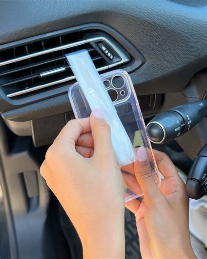 1.6M views · 1.6K reactions | Try this car GPS phone hack for a hands free setup! | MetDaan DIY | Facebook