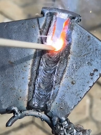 Edge Weld Technique for Small Metal Parts: Easy Starter Weld Tip