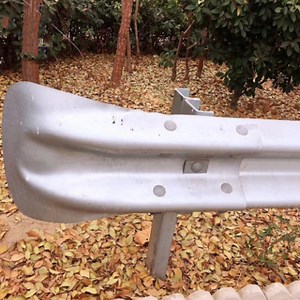[Hot Item] Galvanized Steel Fishtail Bullnose Anchor Buffer Bridge Terminal End W Beam Highway Guardrail Traffic Barrier Connector